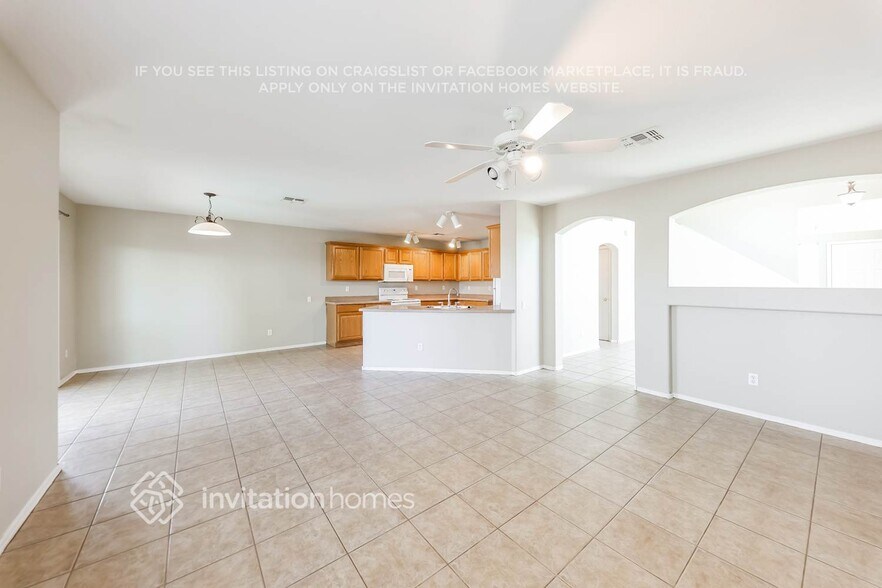 Building Photo - 3128 N 130th Ln