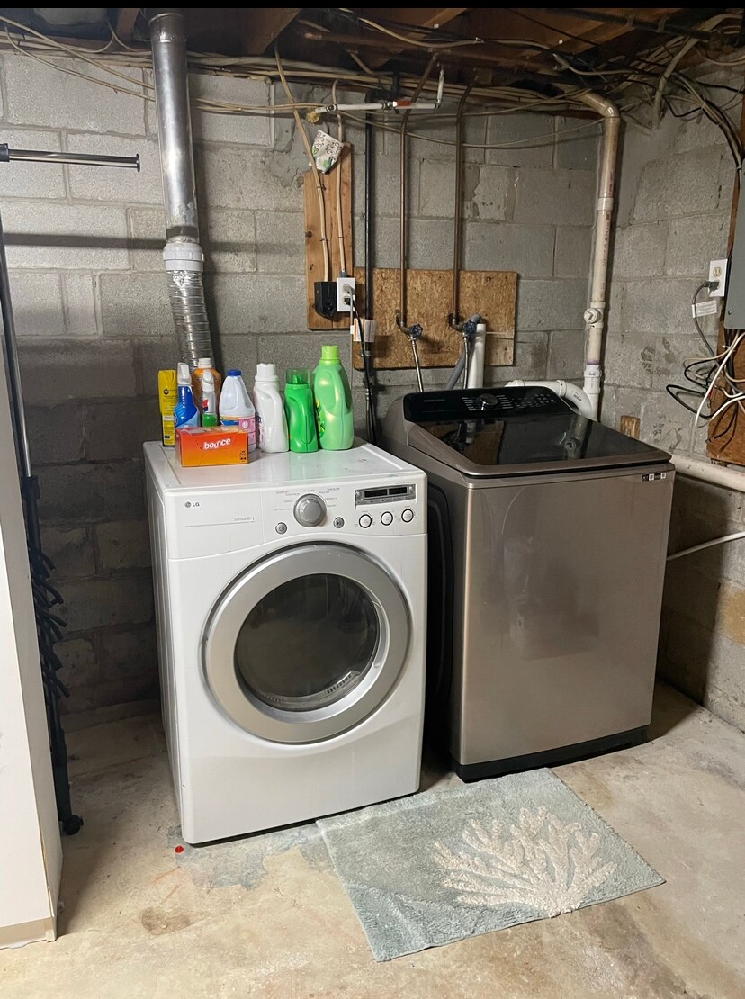 Building Photo - 183 Cynthia Dr