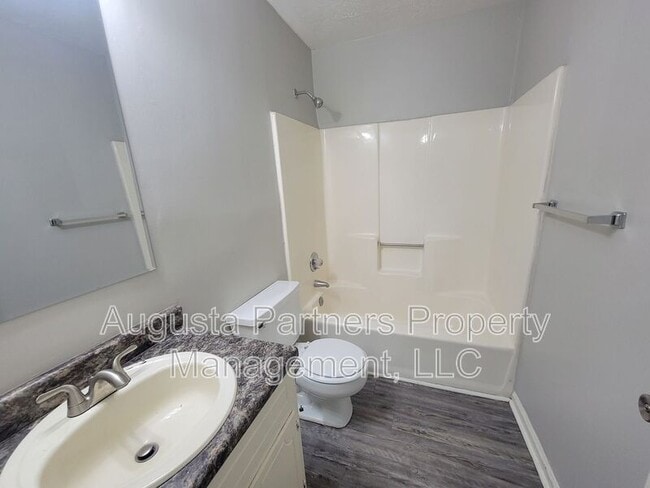 Building Photo - 112 Chalet North CT