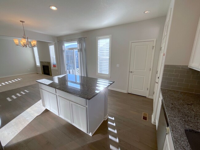 Building Photo - 2 Master Suite Townhome Available Near Voy...