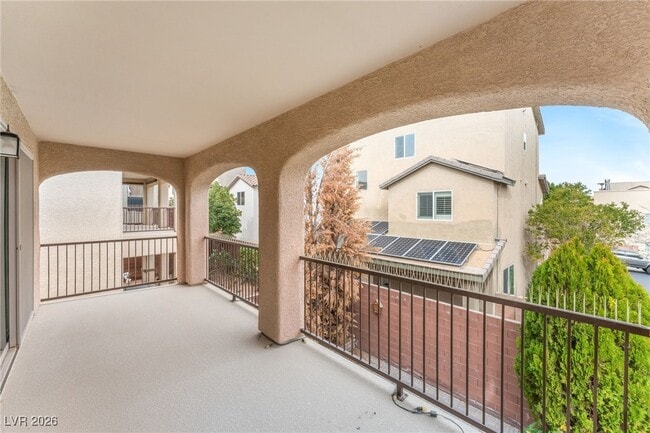 Building Photo - 10822 La Florentina Ave