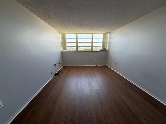 Building Photo - 13155 Ixora Ct