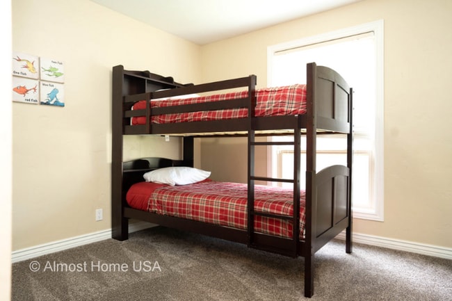 Building Photo - 9722 Buttonwood Cir