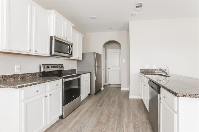 Building Photo - 25229 Dickens Dr