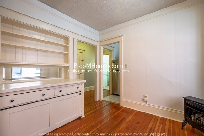 Building Photo - Classic Portland Condo in the Nob Hill Neighborhood!