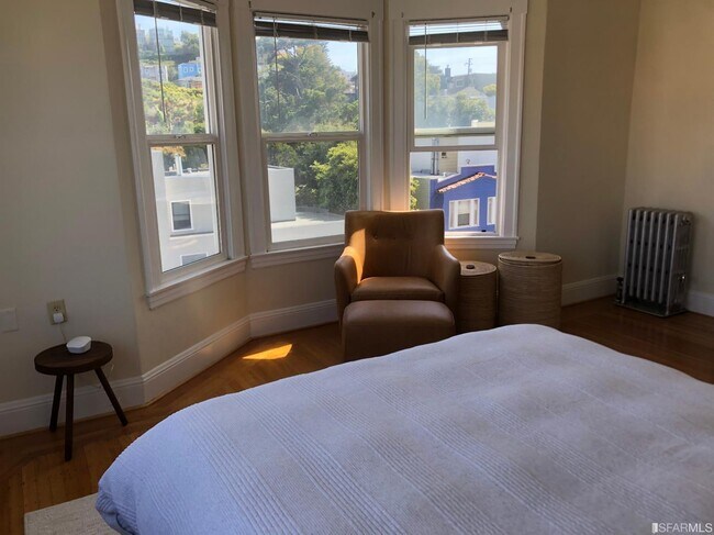 Building Photo - 1000 Judah St