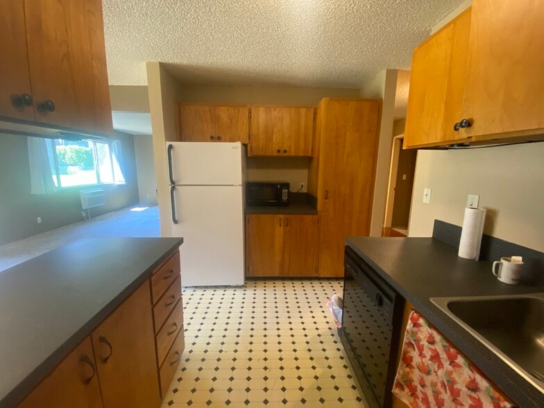 Building Photo - 1220 NW State St