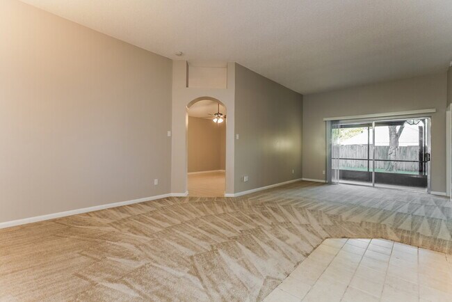 Building Photo - 1621 Coppersmith Ct