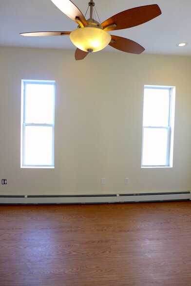 Building Photo - 244 Whiton St