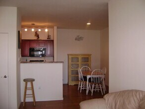 Building Photo - 1 BD 1 BA in Brick Commons