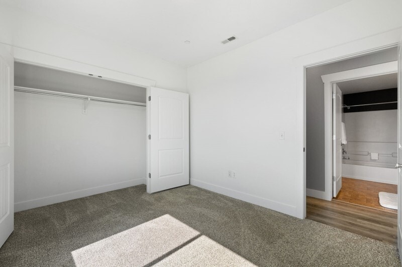 Building Photo - 114 W Spring Hill Way