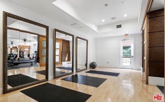 Building Photo - 100 S Alameda St