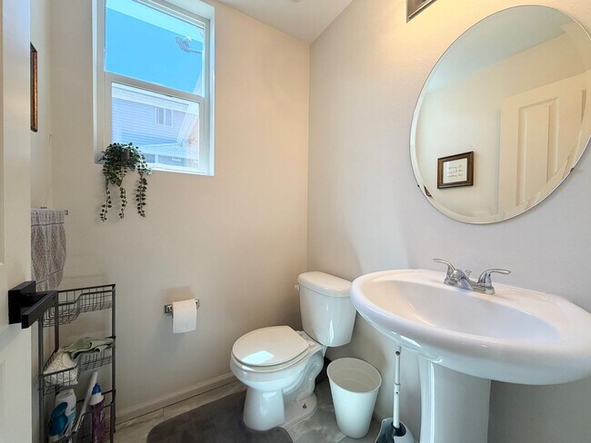 Building Photo - Updated Lakeland Hills Home w/ Air conditioning