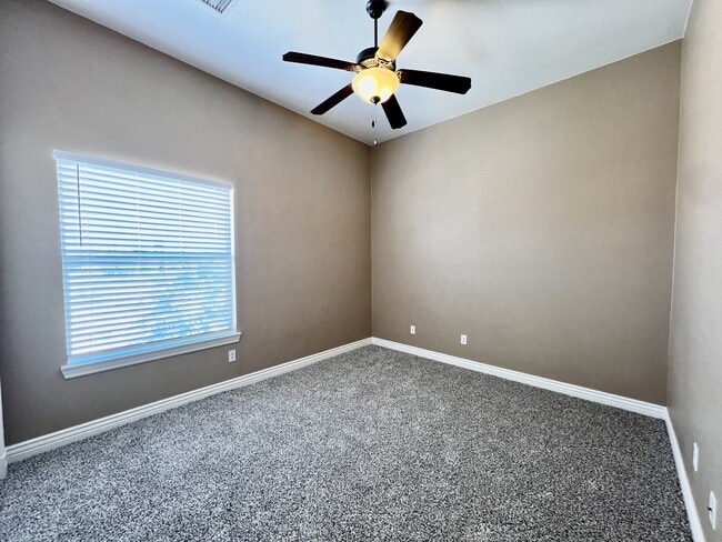 Building Photo - 3727 Grand Bahamas Dr