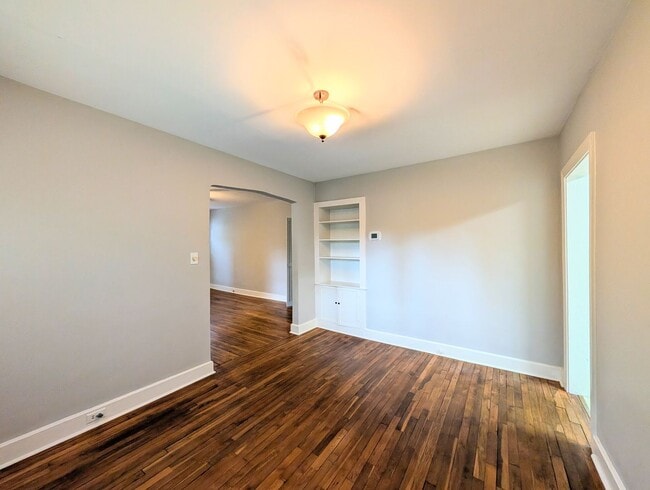 Building Photo - 401 Furches St