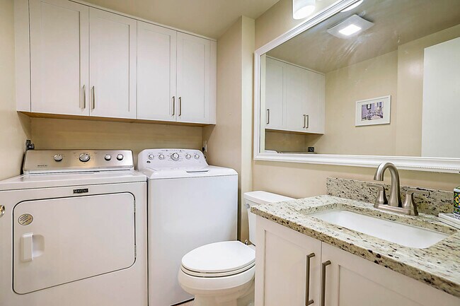 Building Photo - 3071 30th Ct