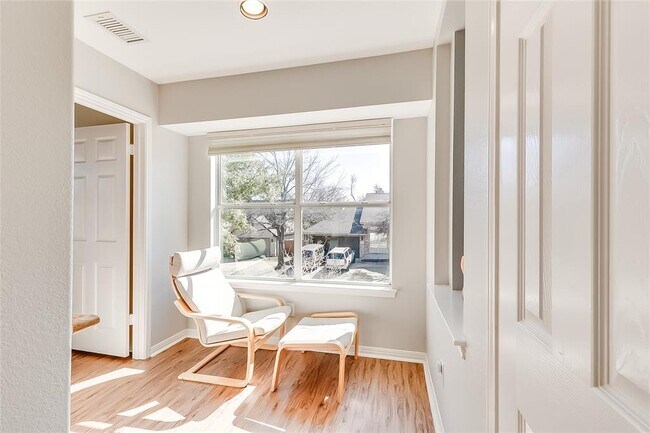 Building Photo - 9001 Sunburst Terrace