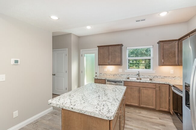 Building Photo - 5565 Limaburg Rd