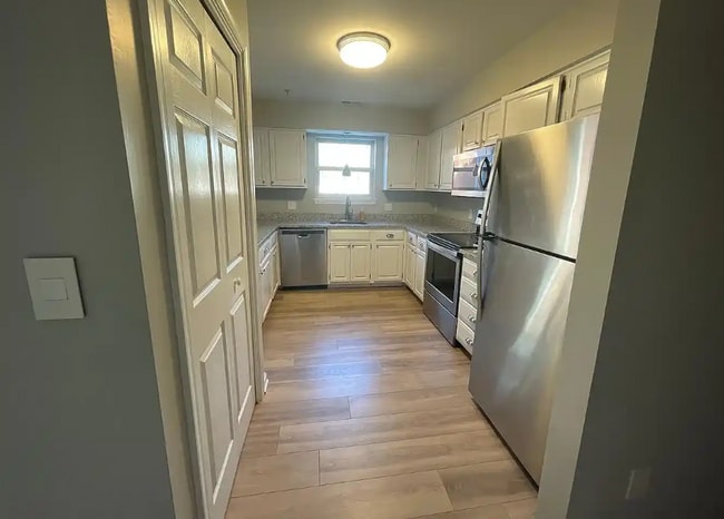 Building Photo - Condo In Annapolis