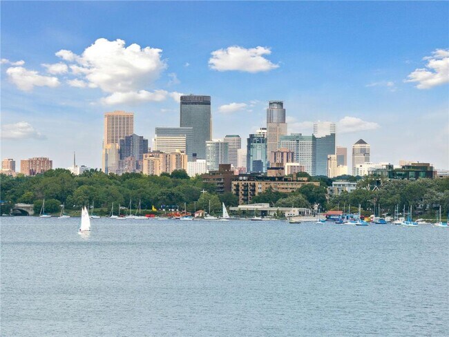 Building Photo - 2881 Irving Ave S