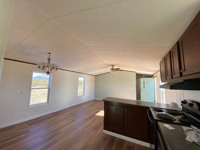 Building Photo - 533 Frost Rd