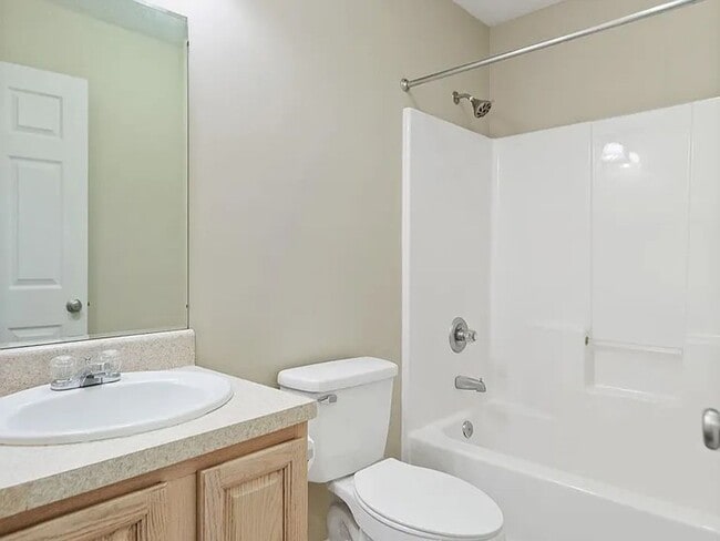 Building Photo - 3 Bedroom 2 Bath House