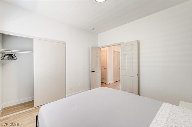 Building Photo - 3236 Rushing Waters Pl