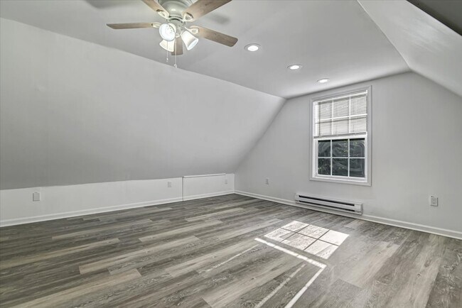 Building Photo - 198 White Pine Trl