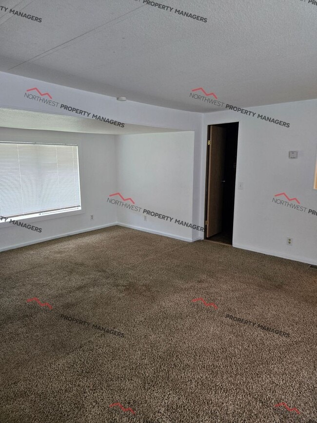 Building Photo - STATUS: AVAILABLE | R255G | $1750