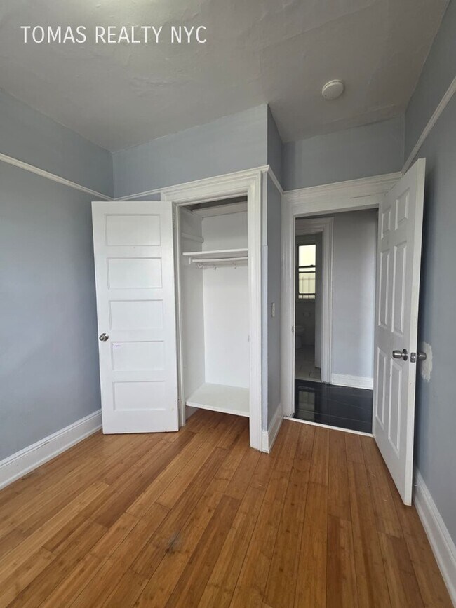 Building Photo - 16 Sherwood Ave