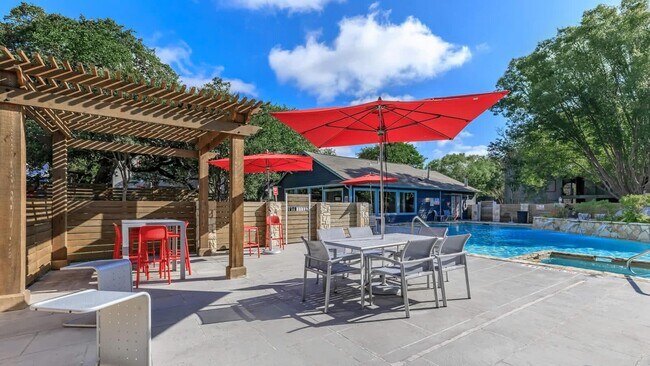 Building Photo - 13005 Heinemann Dr