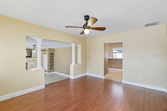 Building Photo - 3707 Pelican Ln