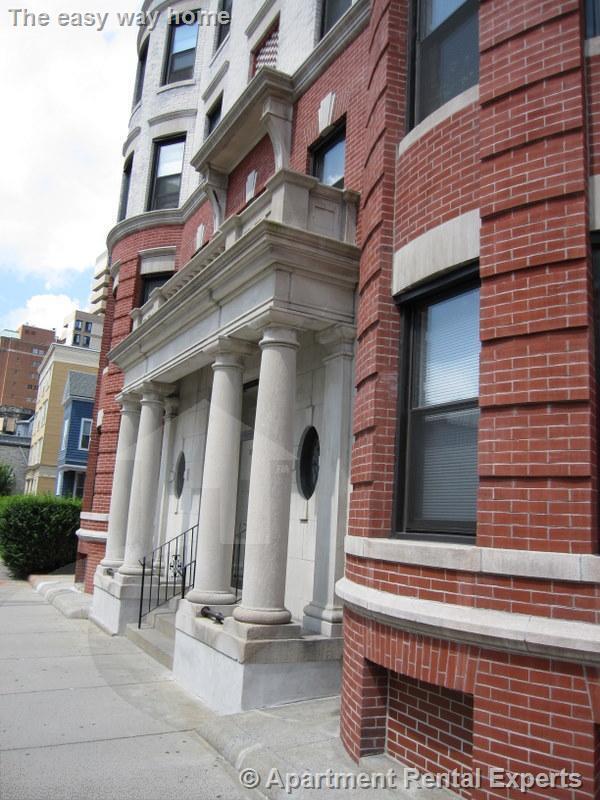 Building Photo - 881 Massachusetts Ave