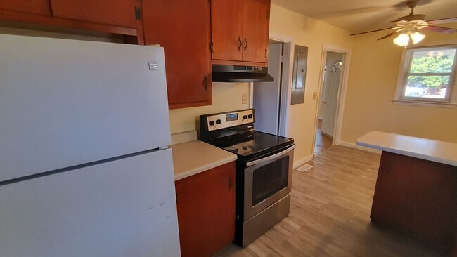 Building Photo - 5111 Palmetto Ln