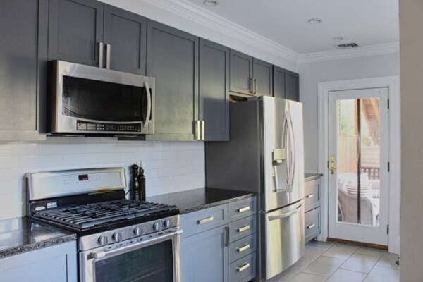 Building Photo - 352 K St