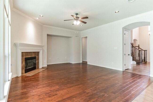 Building Photo - 208 Angus Dr