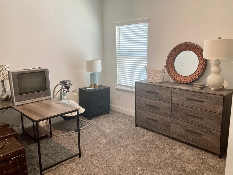 Building Photo - 15098 Lebeau Loop