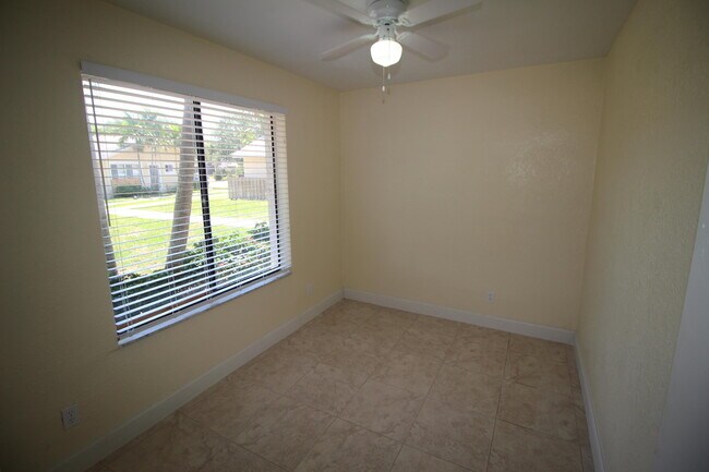 Building Photo - 12419 Westhampton Cir