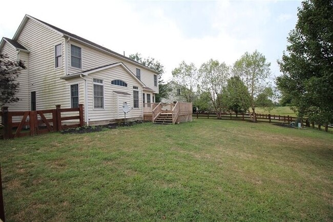 Building Photo - 5147 St Laurent Dr