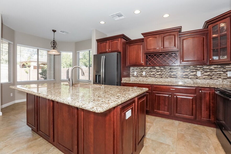 Building Photo - 4480 E Sundance Ct