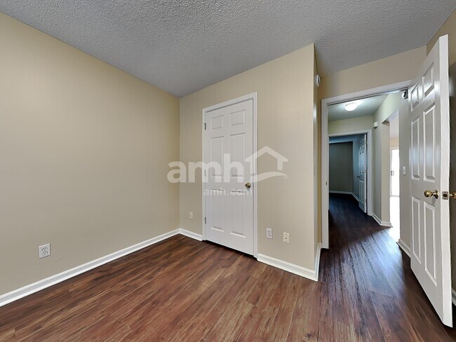 Building Photo - 20 Longleaf Cir