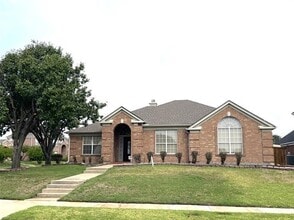 Building Photo - 1307 Edinboro Ln