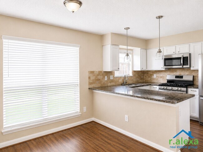 Building Photo - 3038 Mosby Dr