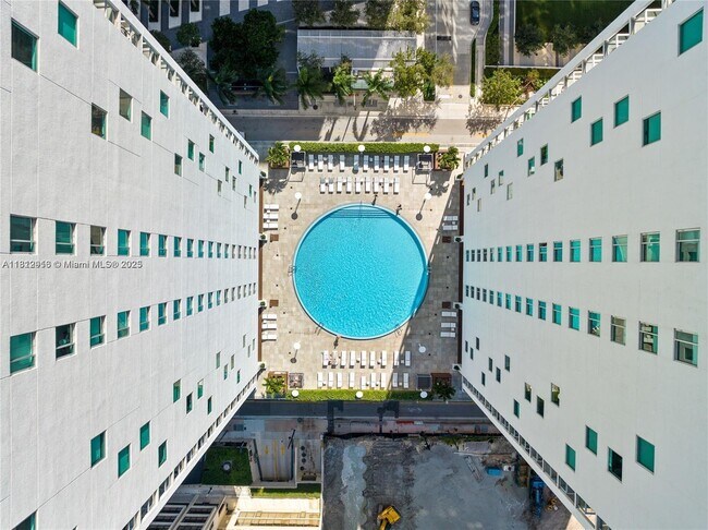 Building Photo - 500 Brickell Ave