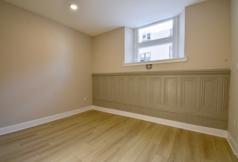 Building Photo - 1030 N 48th St