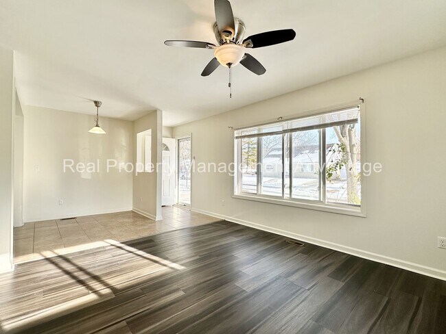 Building Photo - Charming 4-Bedroom Home with Spacious Backyard in Oak Park