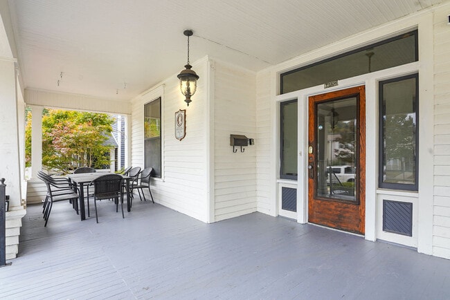 Building Photo - 1402 17th St S