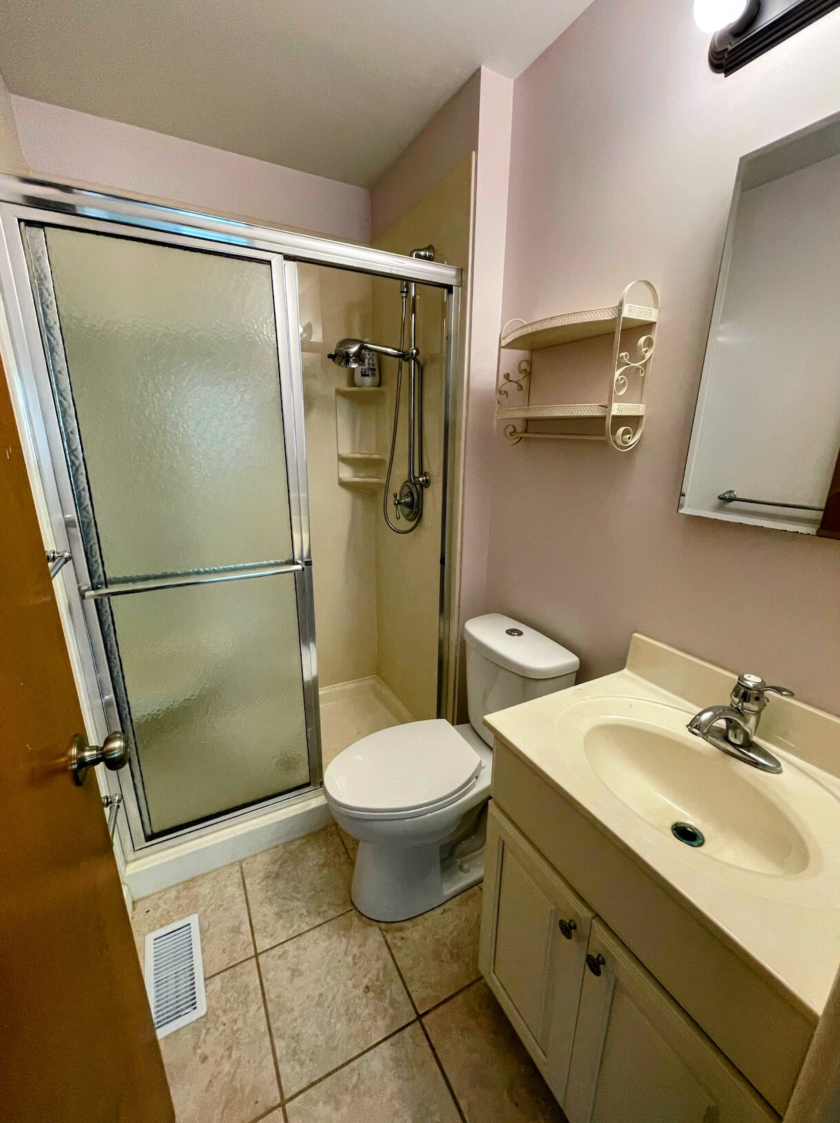 Building Photo - 2701 Wintergreen Dr