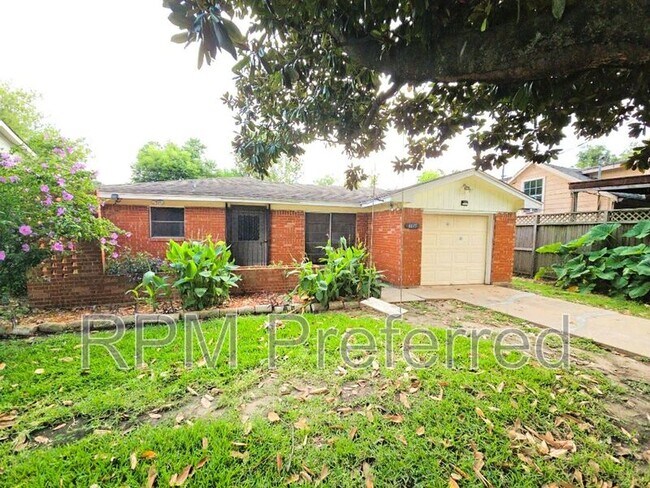 Building Photo - 6615 St Augustine St