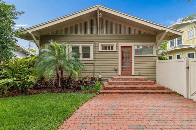 Building Photo - 1107 W Horatio St